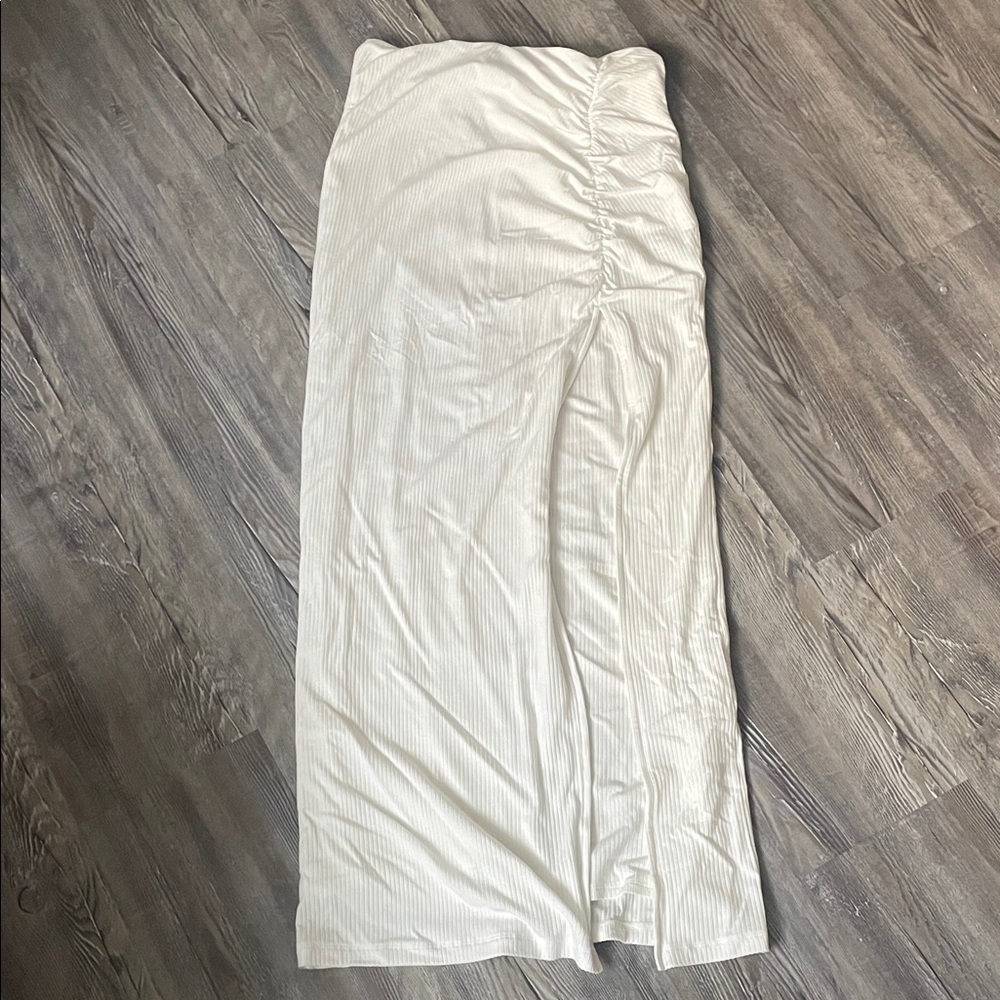 Chic White Maxi Skirt